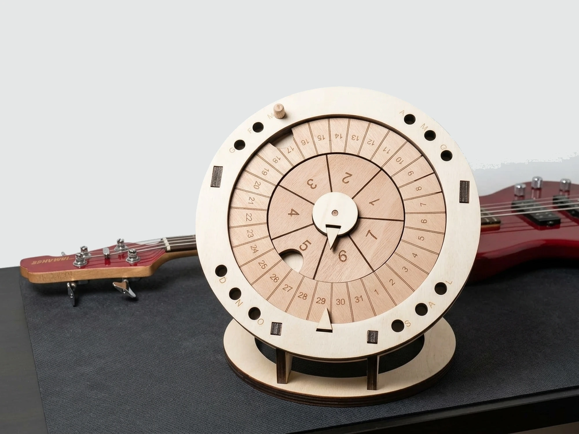 Vivaldi Calendario Physical Prototype on Desk Context